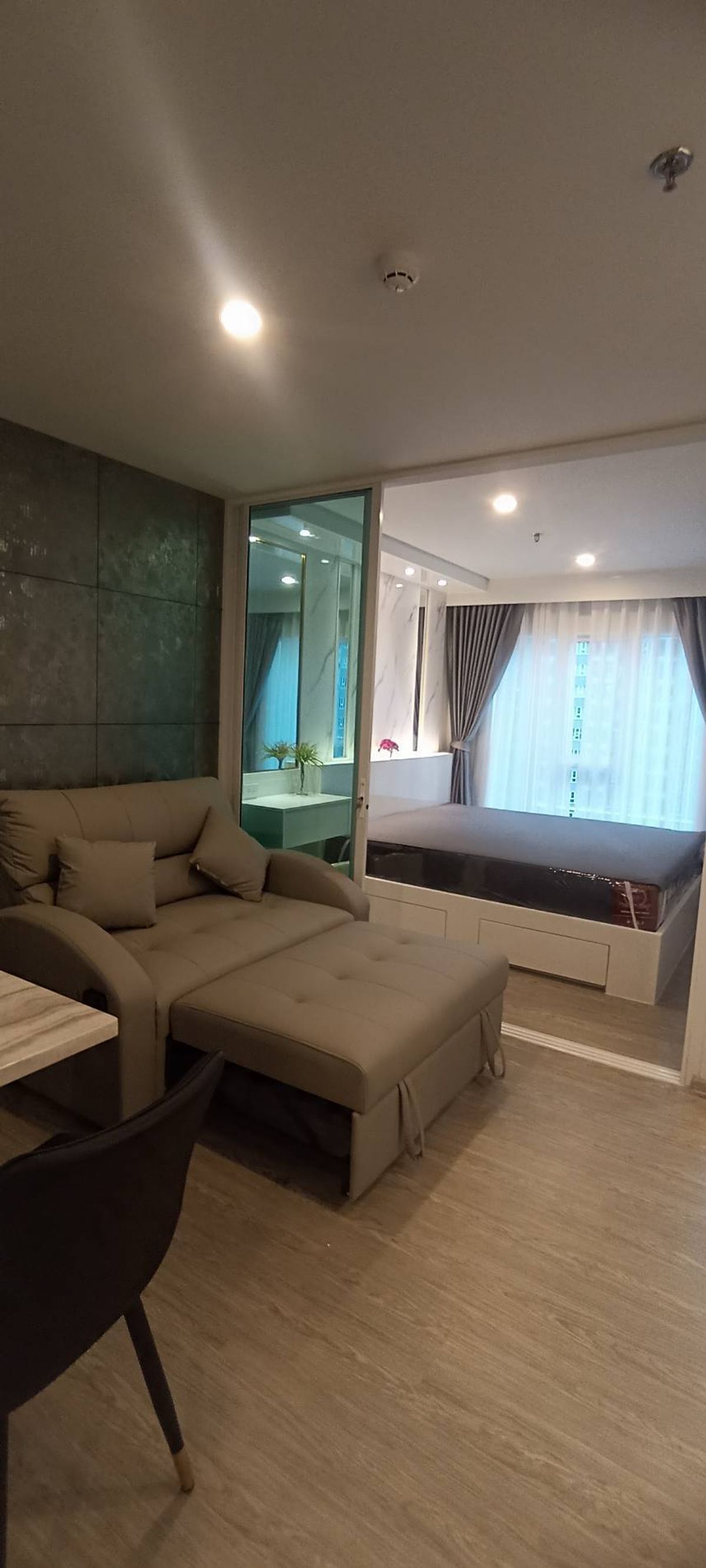ให้เช่าคอนโดบางนา แบริ่ง ลาซาล : Regent home bangna 🏠1 ห้องนอน 28 ตารางเมตร ชั้น 9  แต่งจัดเต็ม
