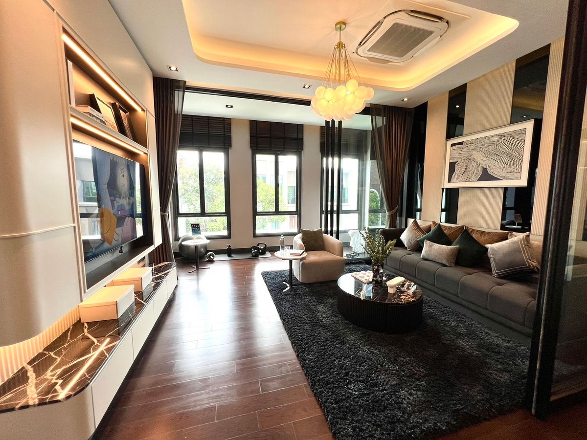 ขายบ้านนวมินทร์ รามอินทรา : 🔥Hot Deal ซื้อตรงโครงการ🔥Bangkok Boulevard Signature รามอินทรา - วัชรพล | บ้านเดี่ยว 2 ชั้น ขนาด 439 ตร.ม. 101.9 ตร.ว. | 4 ห้องนอน 5 ห้องน้ำ 4 ที่จอด เริ่ม 25.9 MB ติดต่อนัดชม Tel.0922635410 (เอิร์ธ)