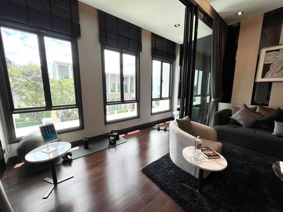 ขายบ้านนวมินทร์ รามอินทรา : 🔥Hot Deal ซื้อตรงโครงการ🔥Bangkok Boulevard Signature รามอินทรา - วัชรพล | บ้านเดี่ยว 2 ชั้น ขนาด 439 ตร.ม. 101.9 ตร.ว. | 4 ห้องนอน 5 ห้องน้ำ 4 ที่จอด เริ่ม 25.9 MB ติดต่อนัดชม Tel.0922635410 (เอิร์ธ)