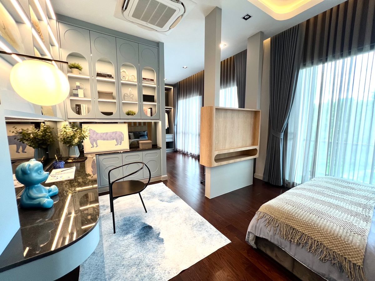 ขายบ้านนวมินทร์ รามอินทรา : 🔥Special price ราคาโปรพิเศษ🔥Bangkok Boulevard Signature รามอินทรา - วัชรพล | บ้านเดี่ยว 2 ชั้น ขนาด 516 ตร.ม. 125.1 ตร.ว. | 4 ห้องนอน 5 ห้องน้ำ 4 ที่จอด เริ่ม 29.9 MB ติดต่อนัดชม Tel.0922635410 (เอิร์ธ)