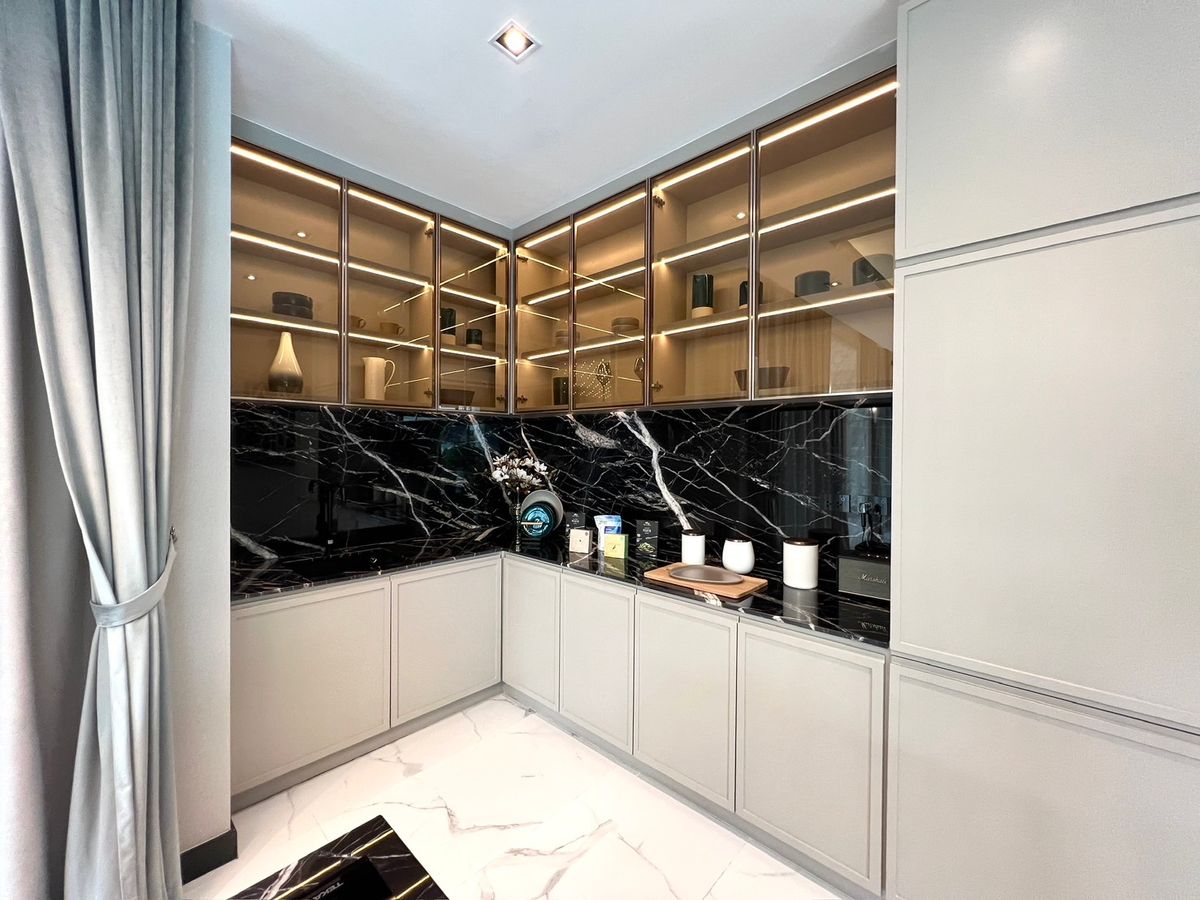 ขายบ้านนวมินทร์ รามอินทรา : 🔥Hot Deal ซื้อตรงโครงการ🔥Bangkok Boulevard Signature รามอินทรา - วัชรพล | บ้านเดี่ยว 2 ชั้น ขนาด 439 ตร.ม. 101.9 ตร.ว. | 4 ห้องนอน 5 ห้องน้ำ 4 ที่จอด เริ่ม 25.9 MB ติดต่อนัดชม Tel.0922635410 (เอิร์ธ)