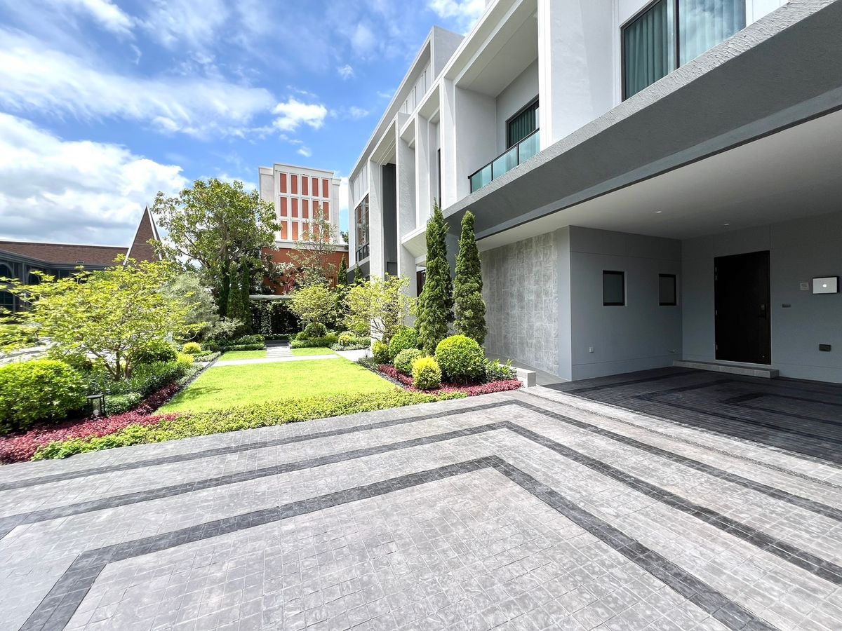 ขายบ้านนวมินทร์ รามอินทรา : 🔥Special price ราคาโปรพิเศษ🔥Bangkok Boulevard Signature รามอินทรา - วัชรพล | บ้านเดี่ยว 2 ชั้น ขนาด 516 ตร.ม. 125.1 ตร.ว. | 4 ห้องนอน 5 ห้องน้ำ 4 ที่จอด เริ่ม 29.9 MB ติดต่อนัดชม Tel.0922635410 (เอิร์ธ)