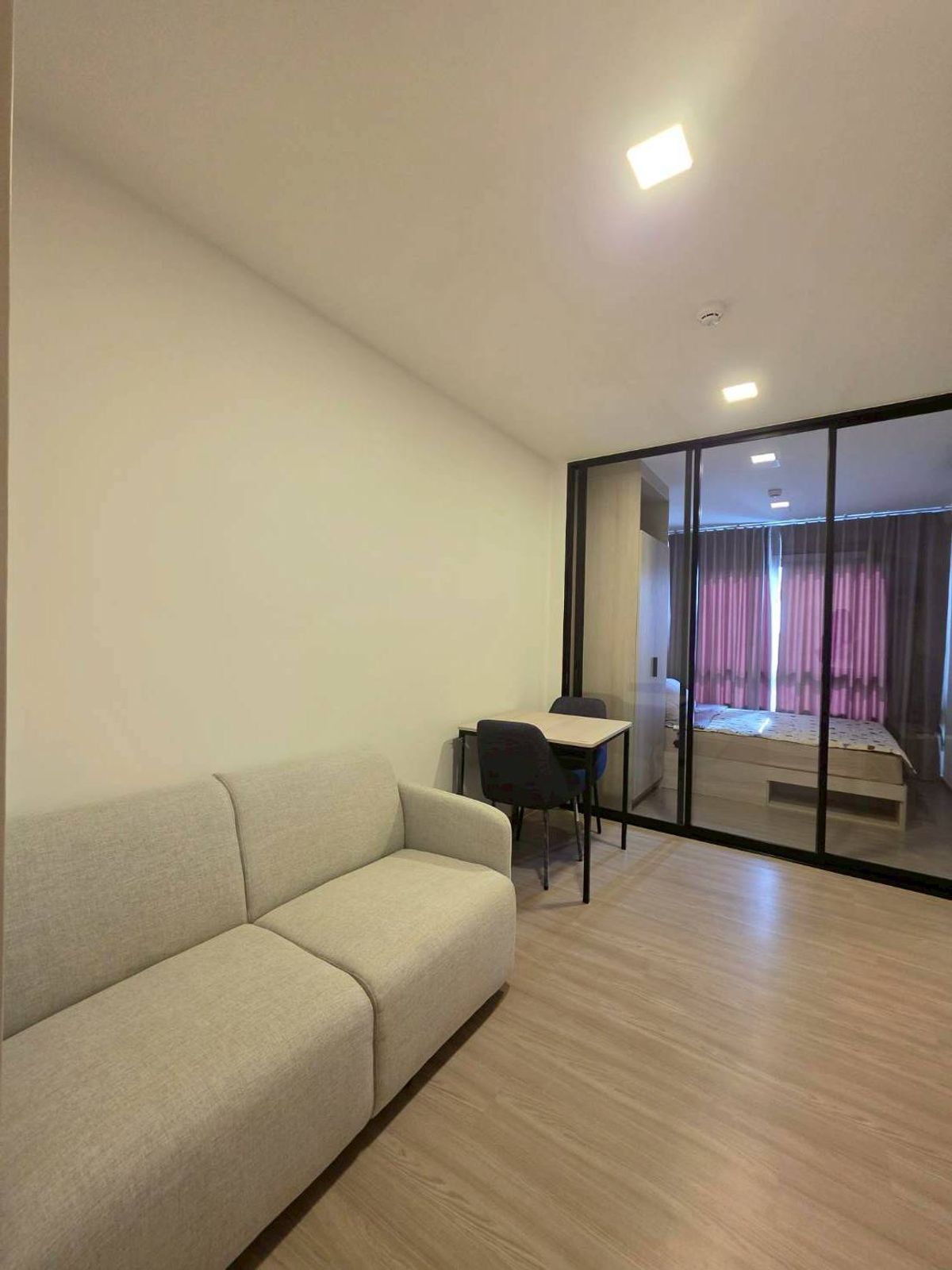 For RentCondoSriracha Laem Chabang Ban Bueng : 🏢 For Rent 💜 For Rent 🔹 DCONDO VALE Sriracha, a new condo ready to be near Kaset Sriracha University. Price 7,000/month