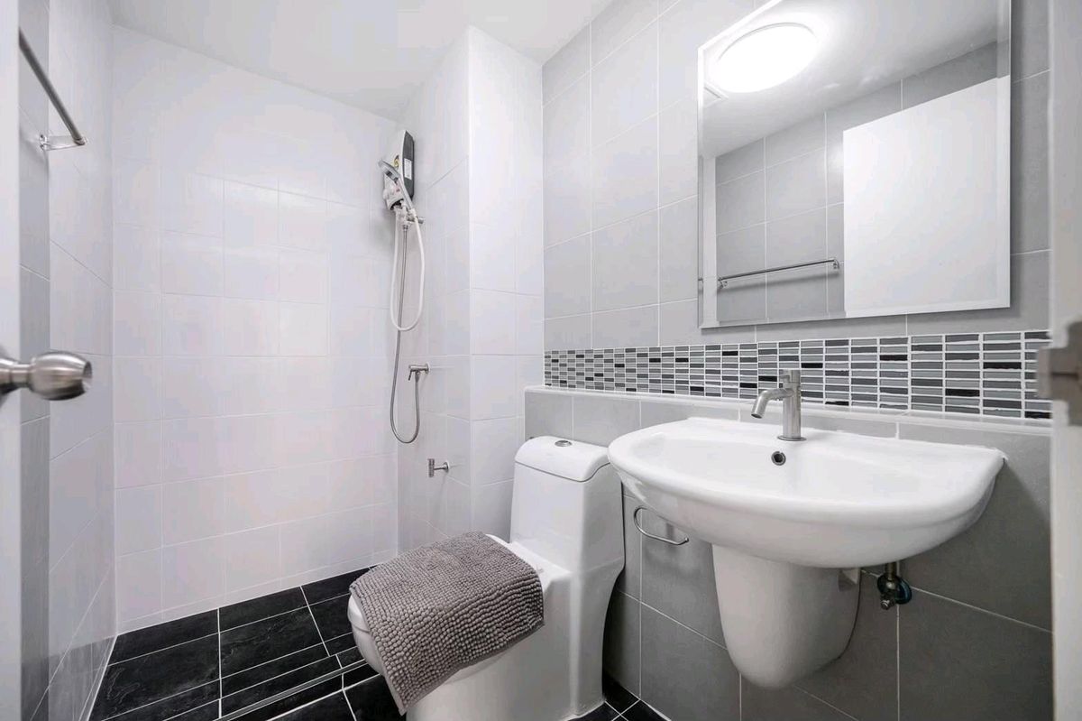 ขายคอนโดเสรีไทย-นิด้า : 🚨 ของใหม่ป้ายแดง! กลิ่นเฟอร์ยังหอมอยู่เลย 🛋เข้าอยู่ได้ทันที ไม่ต้องรอซ่อม ไม่ต้องรอแต่ง 🎯 พร้อมอยู่100% 👉💎 ดีคอนโด รามคำแหง 64 (D Condo Ramkhamhaeng 64)🌳