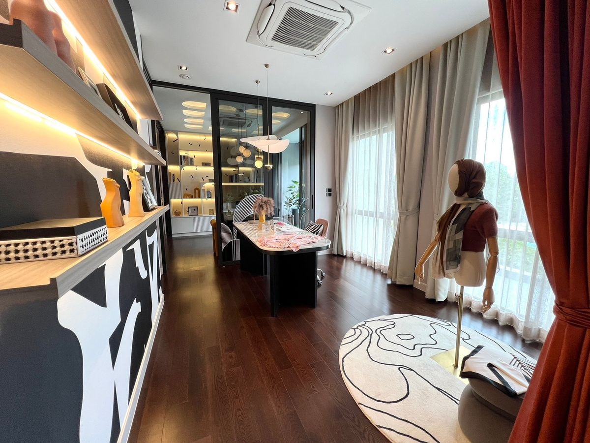 ขายบ้านนวมินทร์ รามอินทรา : 🔥Hot Deal โปรโมชั่นลดโหด🔥Bangkok Boulevard Signature รามอินทรา - วัชรพล | บ้านเดี่ยว 2 ชั้น ขนาด 391 ตร.ม. 87.4 ตร.ว. | 4 ห้องนอน 5 ห้องน้ำ 4 ที่จอด เริ่ม 20 MB ติดต่อนัดชม Tel.0922635410 (เอิร์ธ)