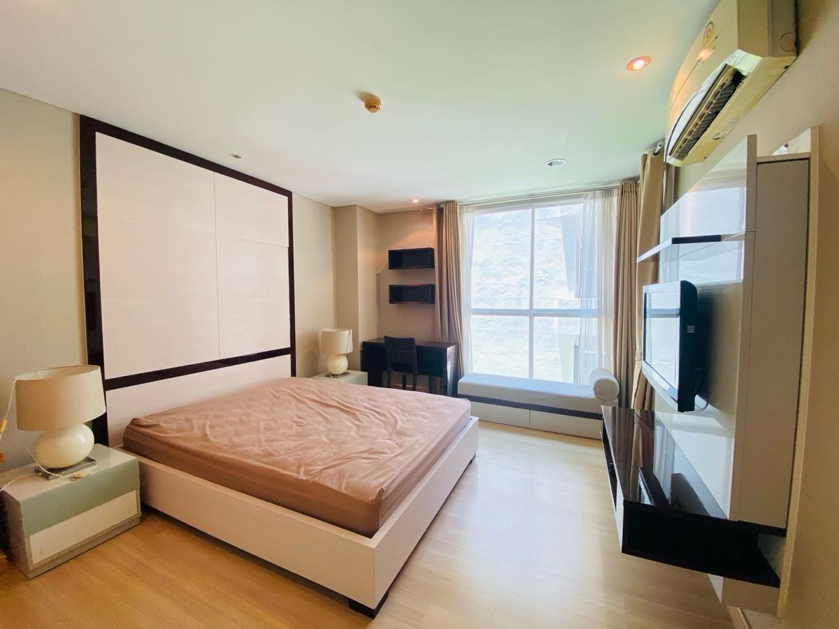 ขายคอนโดราชเทวี พญาไท : 💎 ปักหมุด Rare Deal กลางสยาม! The Address Pathumwan 💎2 ห้องนอน | 2 ห้องน้ำ พื้นที่ใช้สอย 69 ตร.ม. | ชั้น 4
พร้อมเฟอร์นิเจอร์ครบ เข้าอยู่ได้ทันที