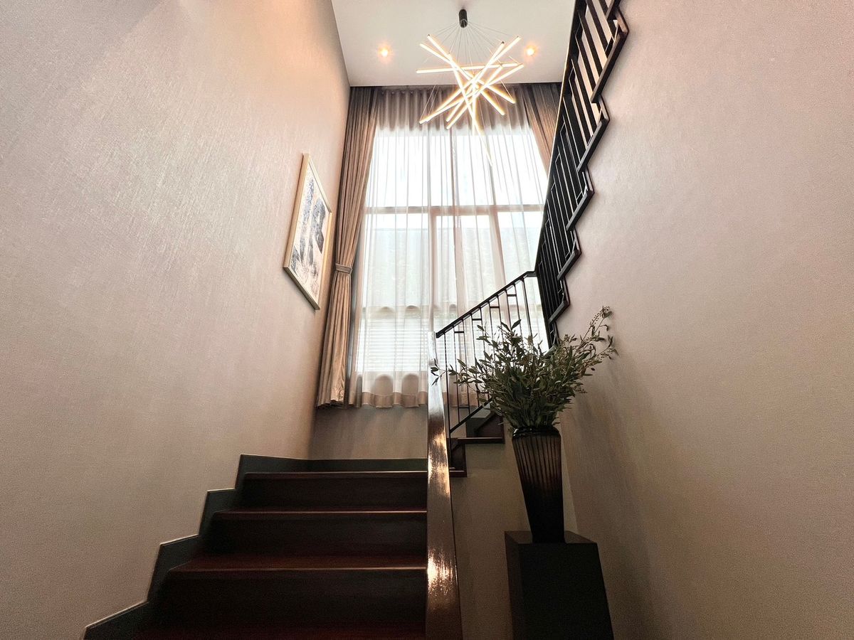 ขายบ้านนวมินทร์ รามอินทรา : 🔥Hot Deal ซื้อตรงโครงการ🔥Bangkok Boulevard Signature รามอินทรา - วัชรพล | บ้านเดี่ยว 2 ชั้น ขนาด 439 ตร.ม. 101.9 ตร.ว. | 4 ห้องนอน 5 ห้องน้ำ 4 ที่จอด เริ่ม 25.9 MB ติดต่อนัดชม Tel.0922635410 (เอิร์ธ)