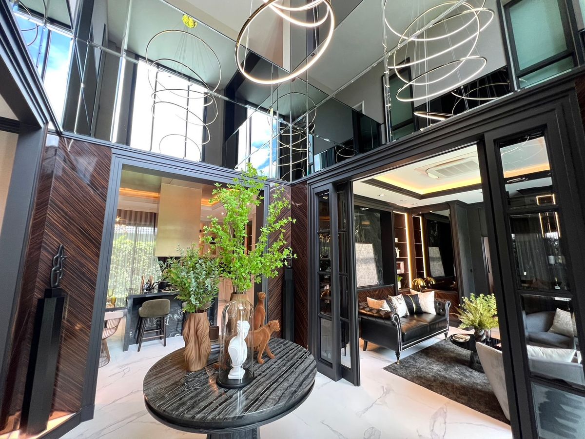 ขายบ้านนวมินทร์ รามอินทรา : 🔥Special price ราคาโปรพิเศษ🔥Bangkok Boulevard Signature รามอินทรา - วัชรพล | บ้านเดี่ยว 2 ชั้น ขนาด 516 ตร.ม. 125.1 ตร.ว. | 4 ห้องนอน 5 ห้องน้ำ 4 ที่จอด เริ่ม 29.9 MB ติดต่อนัดชม Tel.0922635410 (เอิร์ธ)