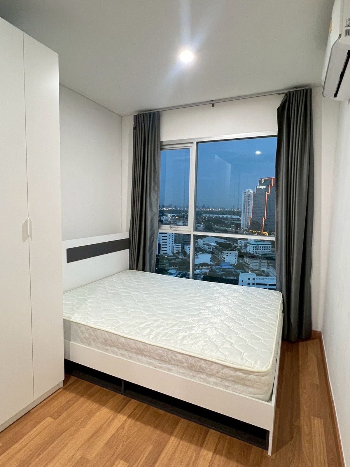 For SaleCondoRama3 (Riverside),Satupadit : 1 large room 38 sqm Lumpini Place Rama 3 - Riverview Lumpini Place Rama 3 - River View