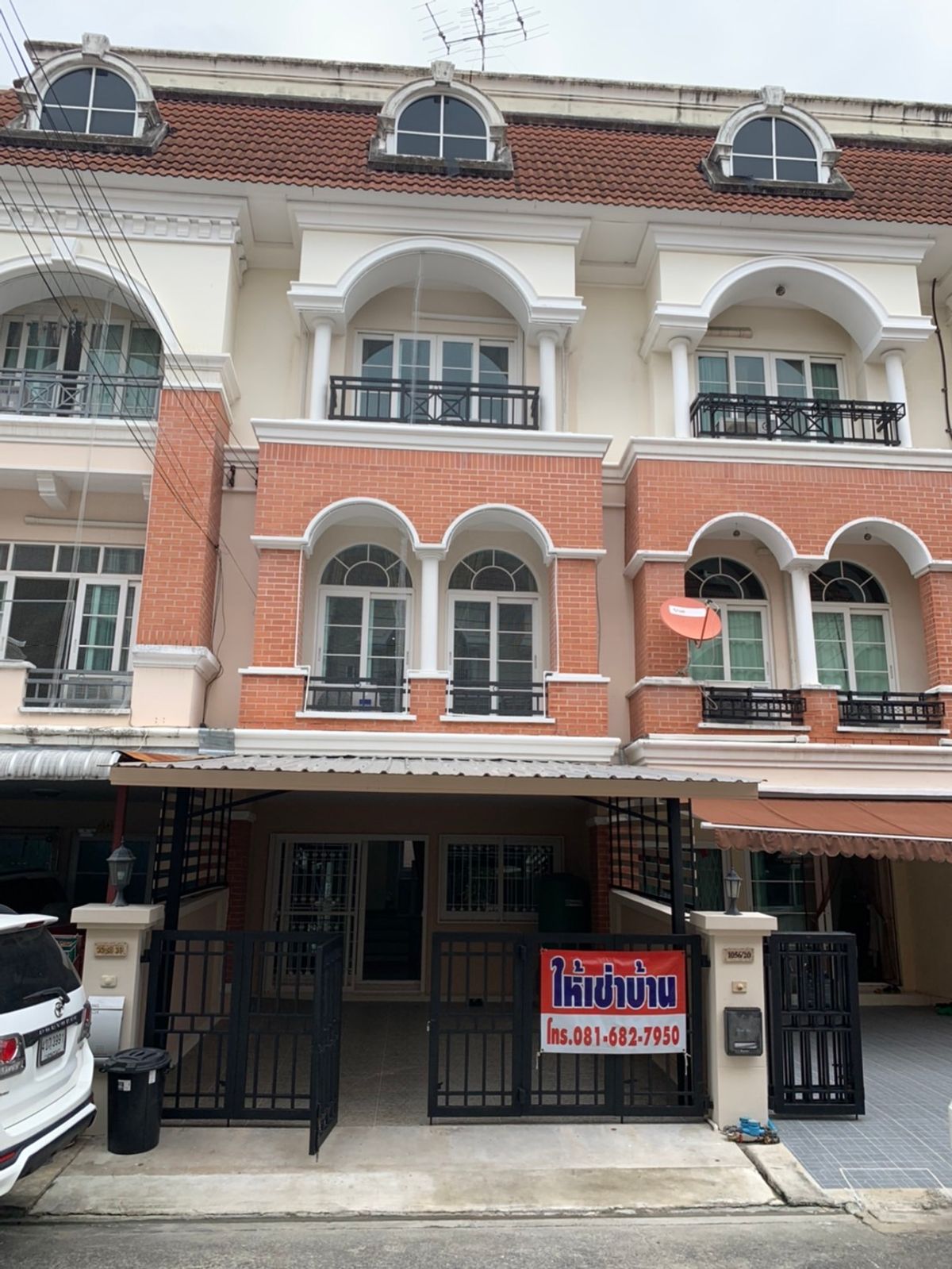For RentTownhomeSeri Thai, Ramkhamhaeng Nida : Luxurious townhome for rent 3 bedrooms, 4 bathrooms, 2 parking
