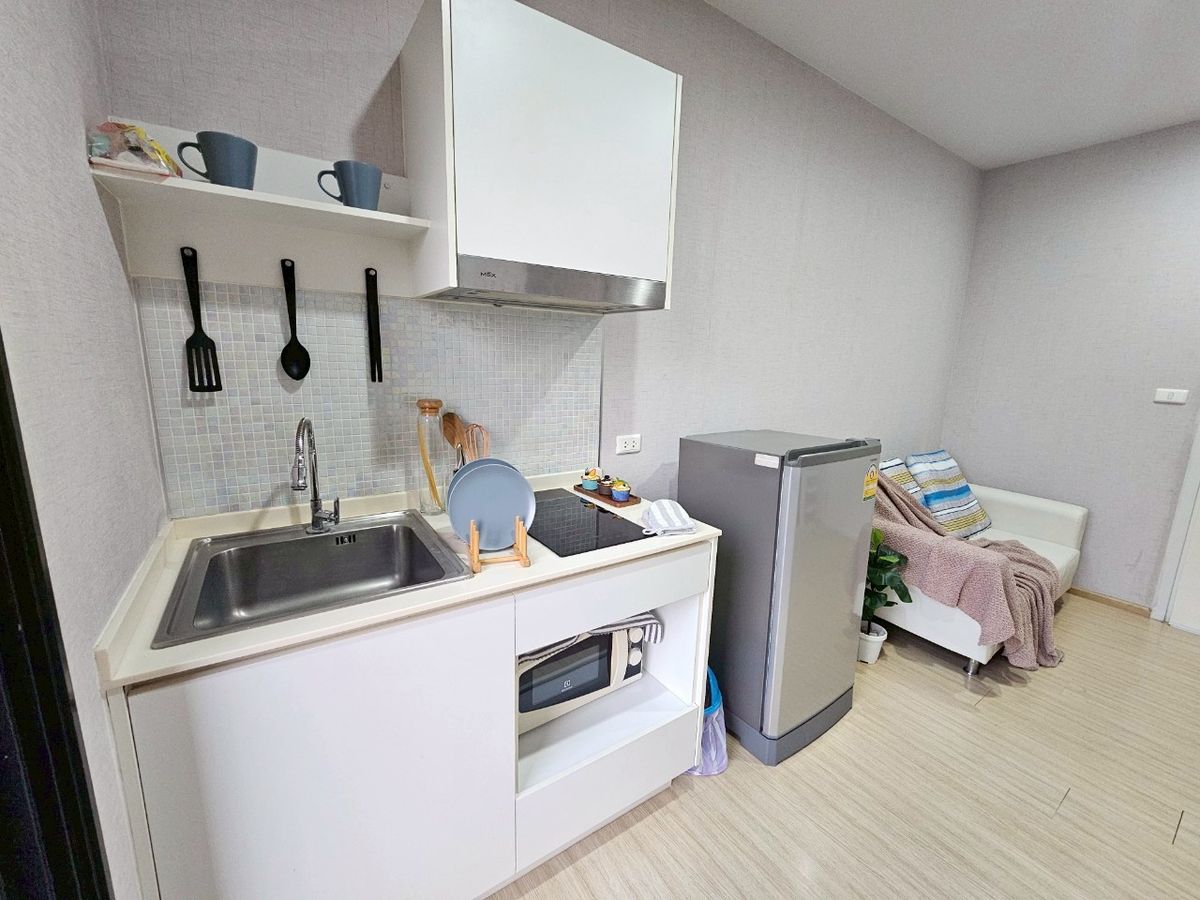 ให้เช่าคอนโดปิ่นเกล้า จรัญสนิทวงศ์ : วางฝันได้ตามใจที่โต๊ะเขียนหนังสือพับได้ เดินทางไปมธสะดวก คอนโด Plum Condo Pinklao Station