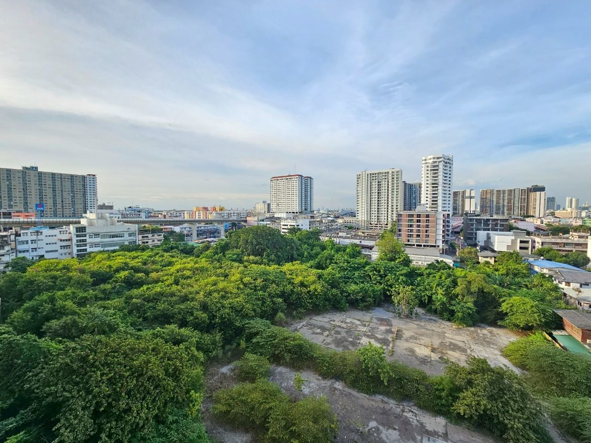 ให้เช่าคอนโดปิ่นเกล้า จรัญสนิทวงศ์ : วางฝันได้ตามใจที่โต๊ะเขียนหนังสือพับได้ เดินทางไปมธสะดวก คอนโด Plum Condo Pinklao Station