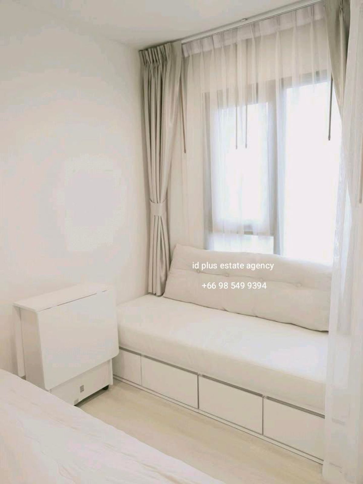 ให้เช่าคอนโดวิทยุ ชิดลม หลังสวน : Life One Wireless Condo for rent : Studio room for 24 sqm. on 20th floor  With furnished and electrical appliances. Just 450 m. to Central embassy Department Store , 800 m. to Central Chidlom Department Store.Best rental only for 19,000 / m. 

