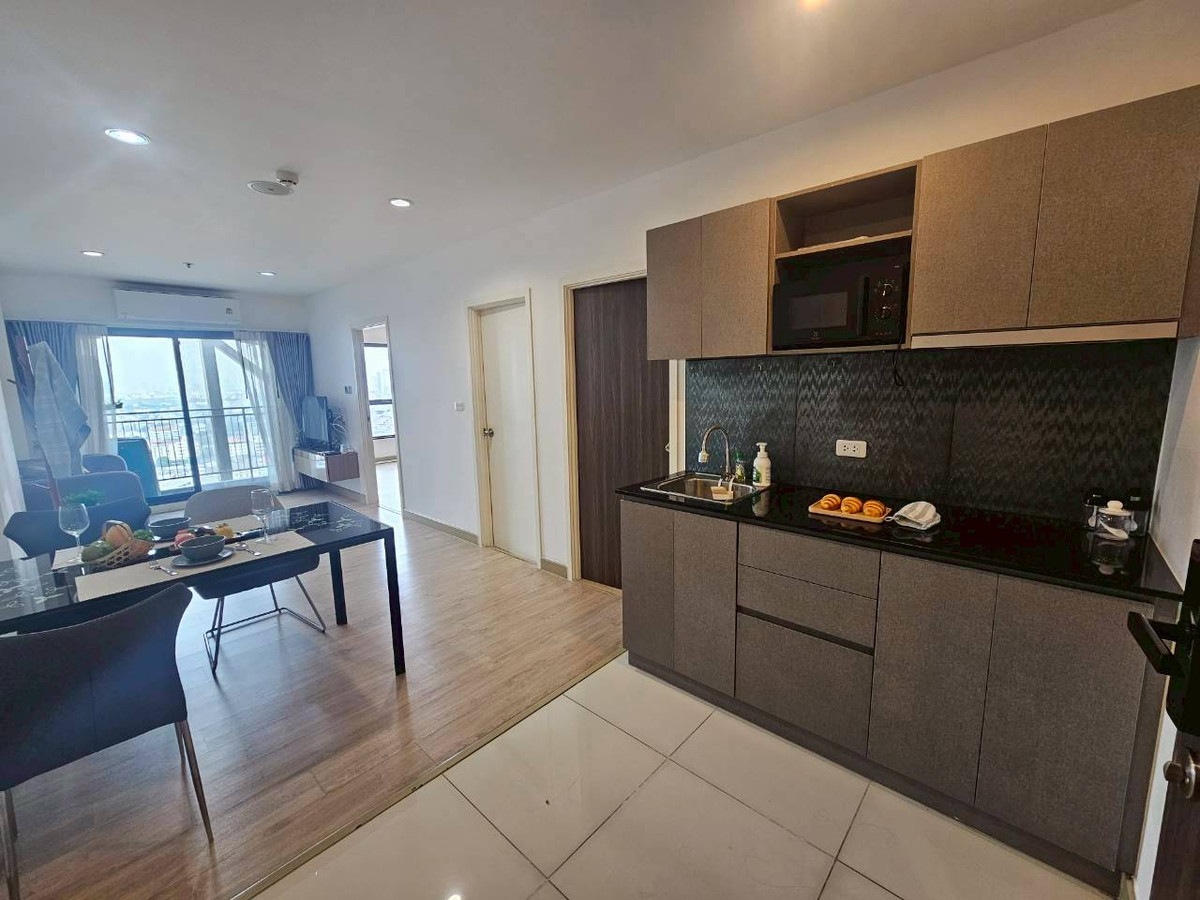 ให้เช่าคอนโดปิ่นเกล้า จรัญสนิทวงศ์ : ออฟฟิศลอยฟ้า! 2 นอน ห้องมุม ชั้น 23 วิวสวย ลำโพง Bluetooth ที่ธนา แอสโทเรีย