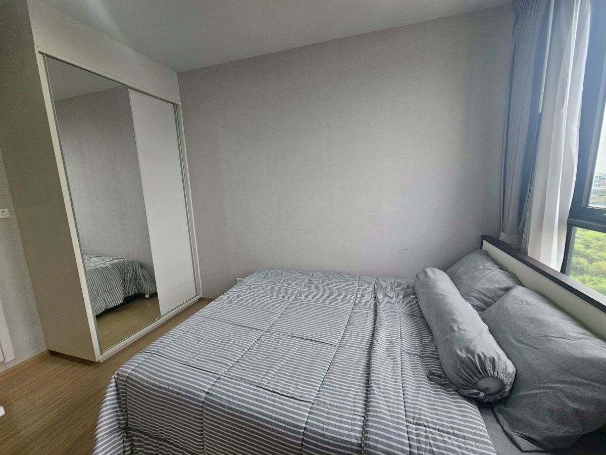 ให้เช่าคอนโดปิ่นเกล้า จรัญสนิทวงศ์ : วางฝันได้ตามใจที่โต๊ะเขียนหนังสือพับได้ เดินทางไปมธสะดวก คอนโด Plum Condo Pinklao Station