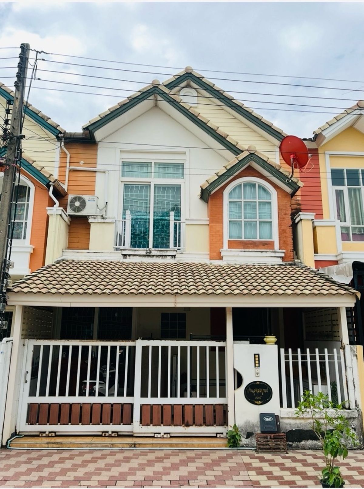 ให้เช่าทาวน์โฮมปทุมธานี รังสิต ธรรมศาสตร์ : ให้เช่าบ้าน ทาวน์เฮ้าส์ รังสิต คลอง 2 ธัญบุรี บ้านสวย ทำเลดี ติดถนนใหญ่ ใกล้ฟิวเจอร์พาร์ค ใกล้รถไฟฟ้าสายสีแดงและสีเขียว มีเฟอร์นิเจอร์และเครื่องใช้ไฟฟ้า