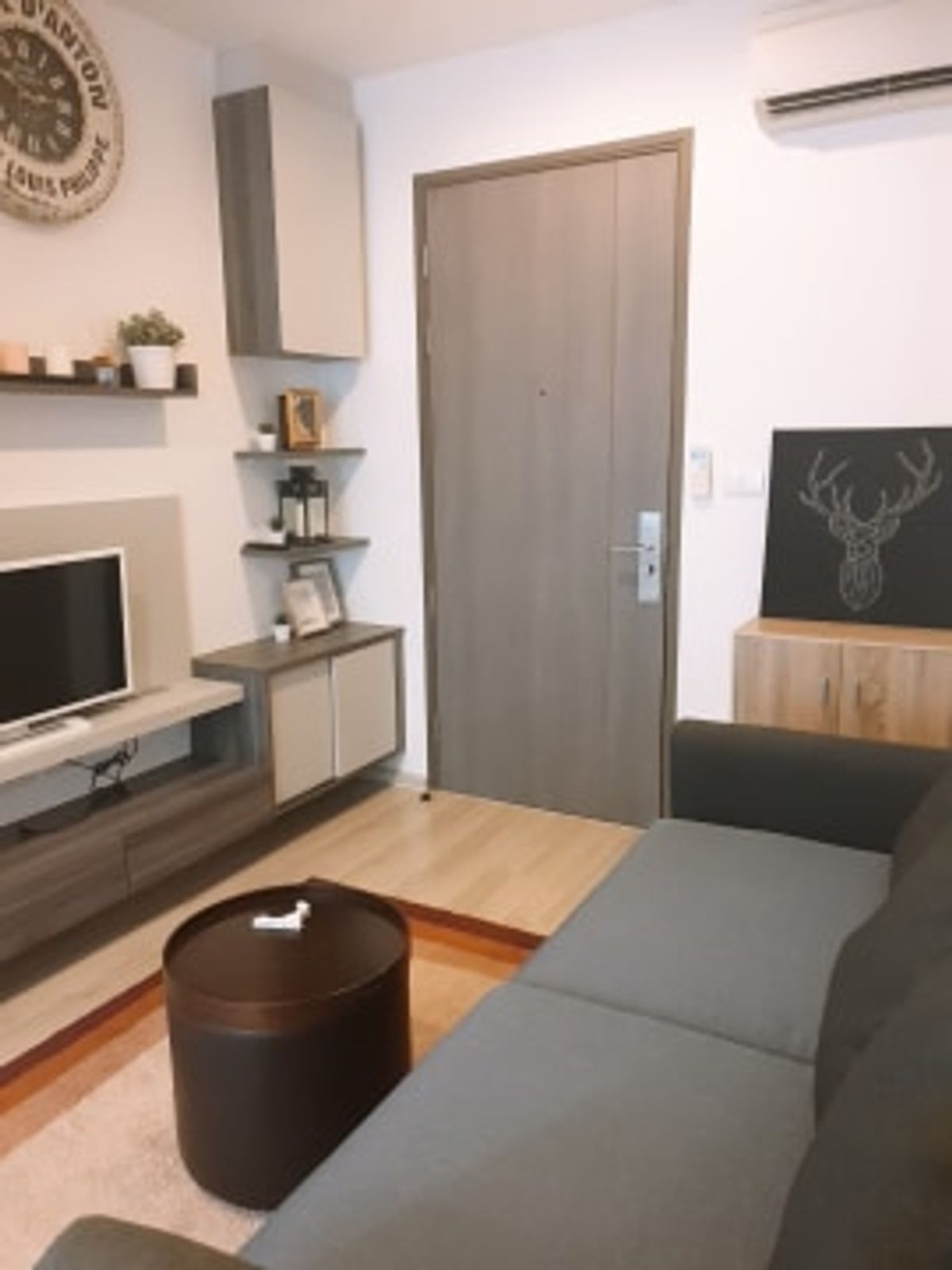 For RentCondoRatchadapisek, Huaikwang, Suttisan : Rent Centric Ratchada-Huai Khwang [Centric Ratchada-Huai Khwang]. Beautiful room, good price, convenient to travel, complete furniture. Ready to move in immediately Can make an appointment to see the room