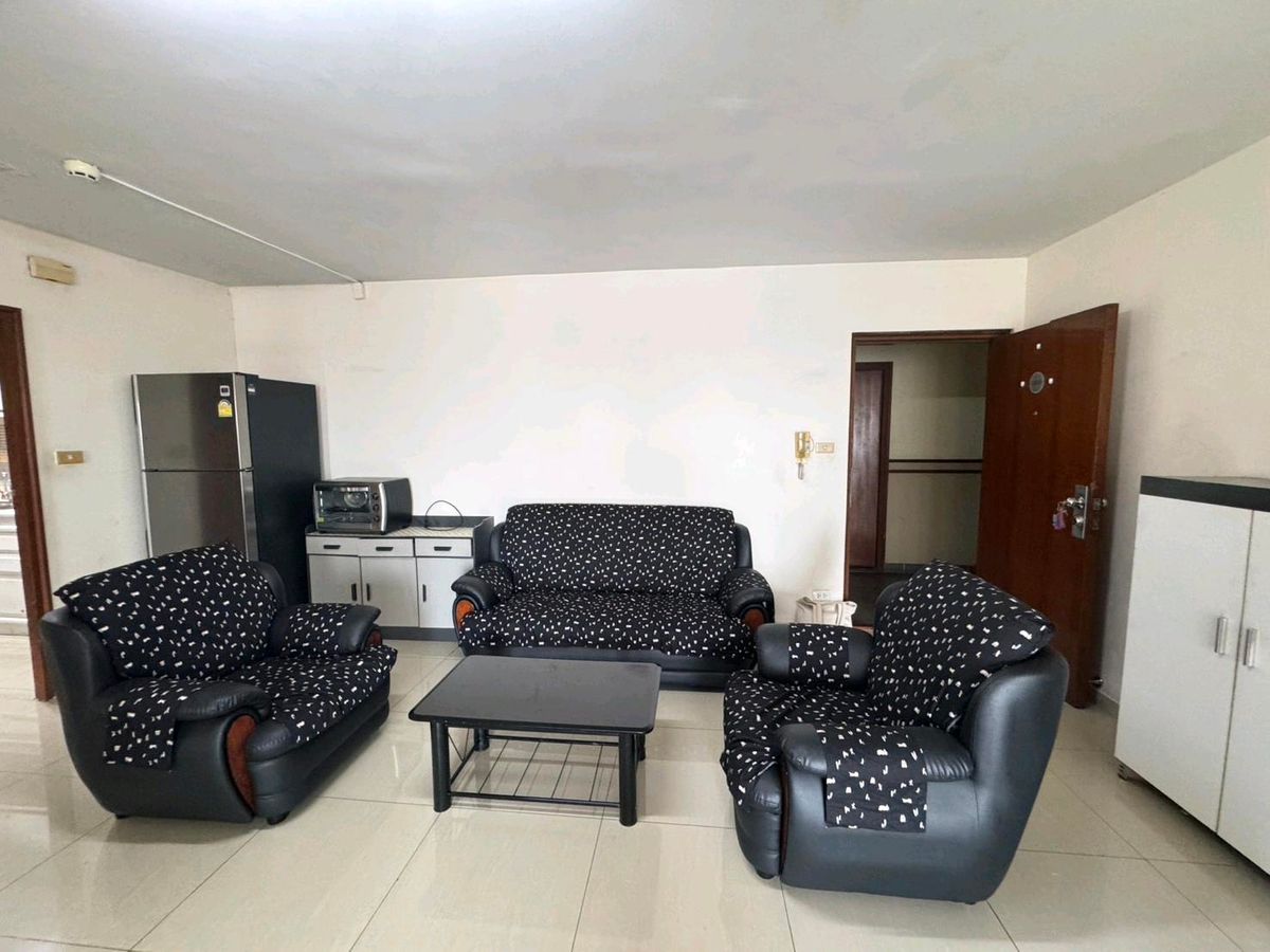 For RentCondoRama3 (Riverside),Satupadit : Rent 2 bedrooms, 1 water ** River view ** 
 2 month insurance money 
 1 month in advance