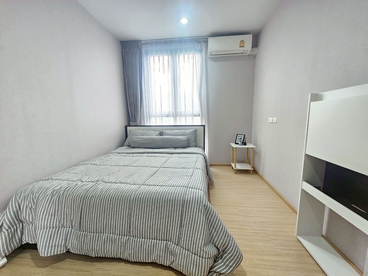 ให้เช่าคอนโดปิ่นเกล้า จรัญสนิทวงศ์ : วางฝันได้ตามใจที่โต๊ะเขียนหนังสือพับได้ เดินทางไปมธสะดวก คอนโด Plum Condo Pinklao Station