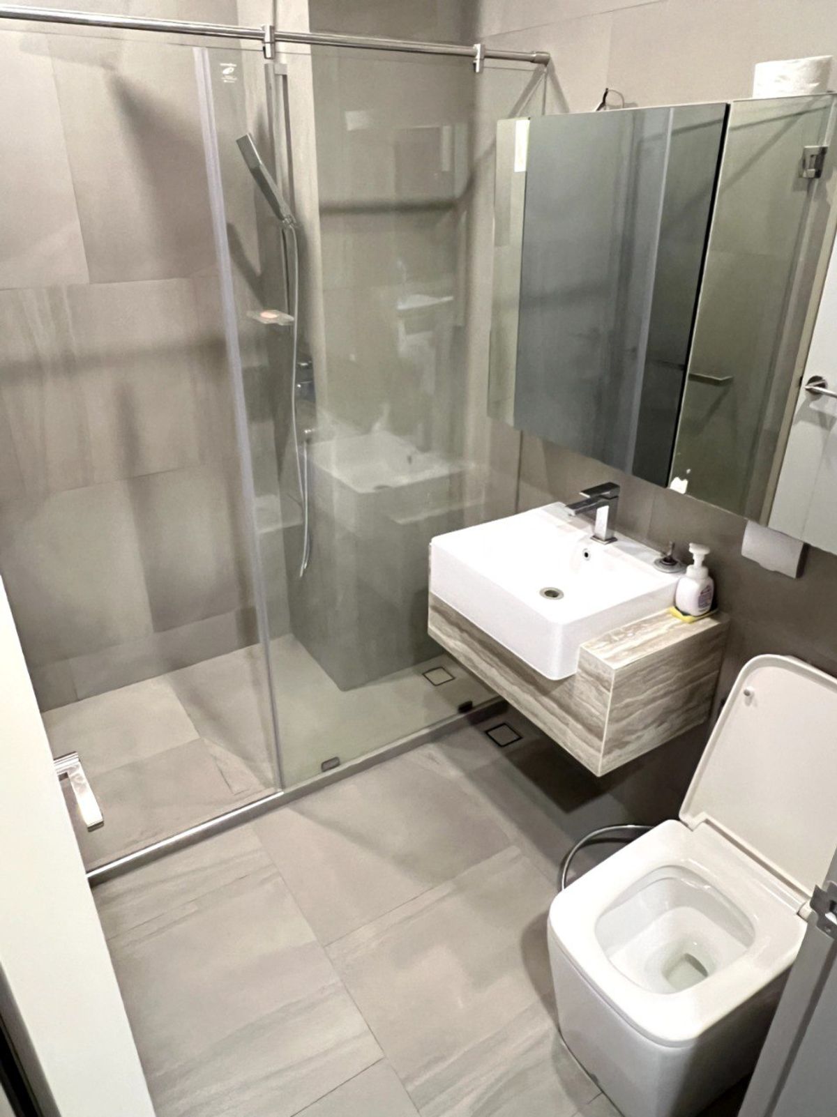 For RentCondoRatchathewi,Phayathai : Park Origin Phayathai【𝐑𝐄𝐍𝐓】🔥Cool modern design, open space, fully furnished🔥  Contact Line ID: @hacondo