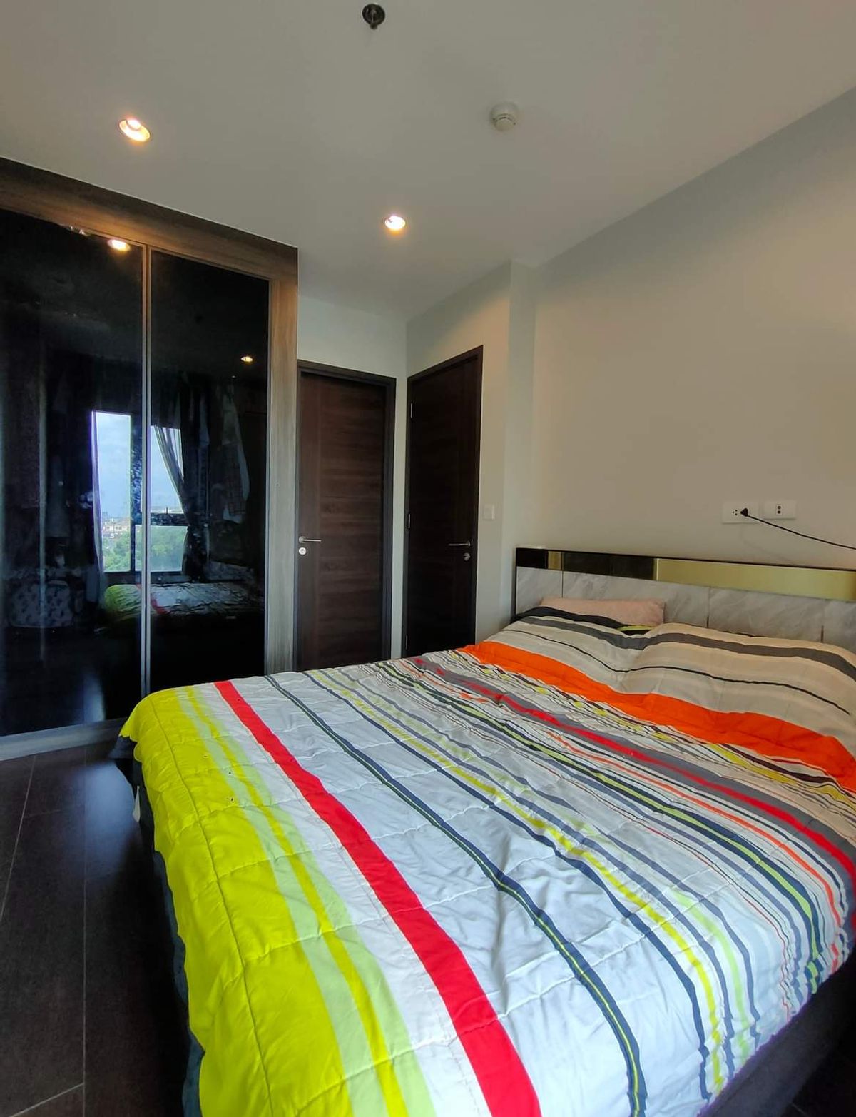 ขายคอนโดสุขุมวิท อโศก ทองหล่อ : ขาย รหัส RZ570 C Ekkamai condo 