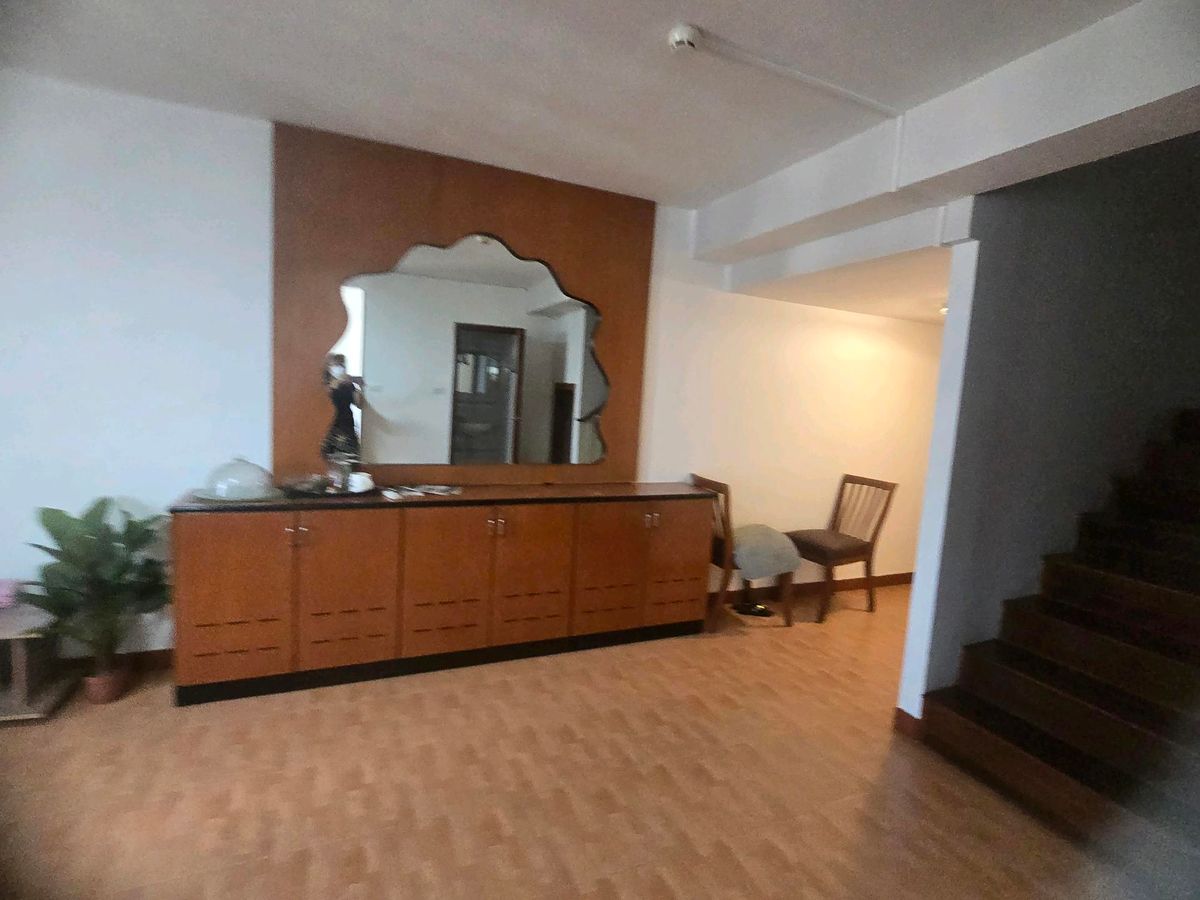For SaleCondoRama3 (Riverside),Satupadit : Urgent sale - Penthouse ** Play 2 layers ** There is a private view of the view outside the room 
 ** Transfer cost 50: 50 **