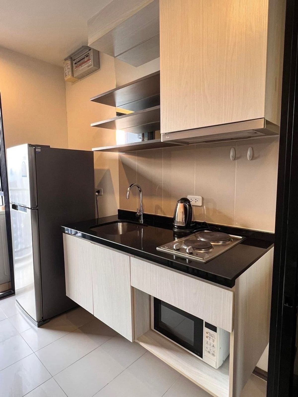For RentCondoOnnut, Udomsuk : Urgent reservation for rent. Special price. The Base Park East size 31 sq.m., 27th floor (top). The most beautiful view near BTS and the expressway. Convenient to travel, furniture and electrical appliances. Price 13,000 baht.