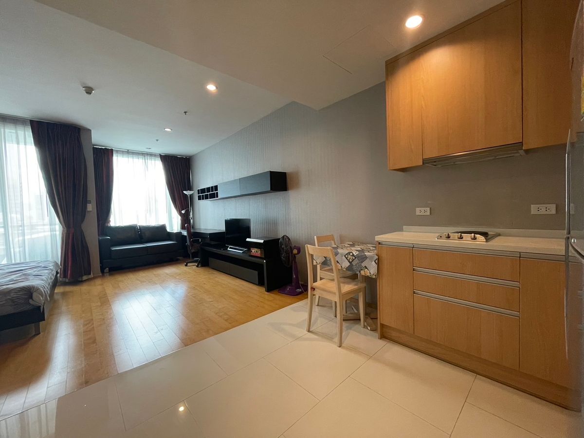 ขายคอนโดราชเทวี พญาไท : ขายด่วน! ห้องตำแหน่งหายาก เลเอาท์ดี ทิศเหนือไม่ร้อนค่า วิวโปร่ง ชั้นไม่สูงมากด้วย สบายใจได้เลย ห้องพร้อมอยู่ เพิ่งรีโนเวทเสร็จค่า สนใจติดต่อเซลล์ประจำโครงการ 0876358339 