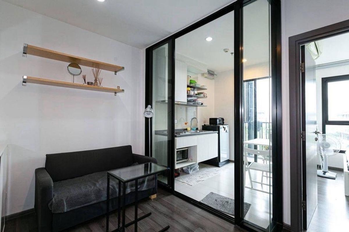 For RentCondoOnnut, Udomsuk : Condo for rent, good location, Onnut area, The Base Park West, with Smart Home system, very convenient to control the room, 6th floor, 30 sq.m., beautifully composed electrical appliances and fir. Price 13,000 baht.