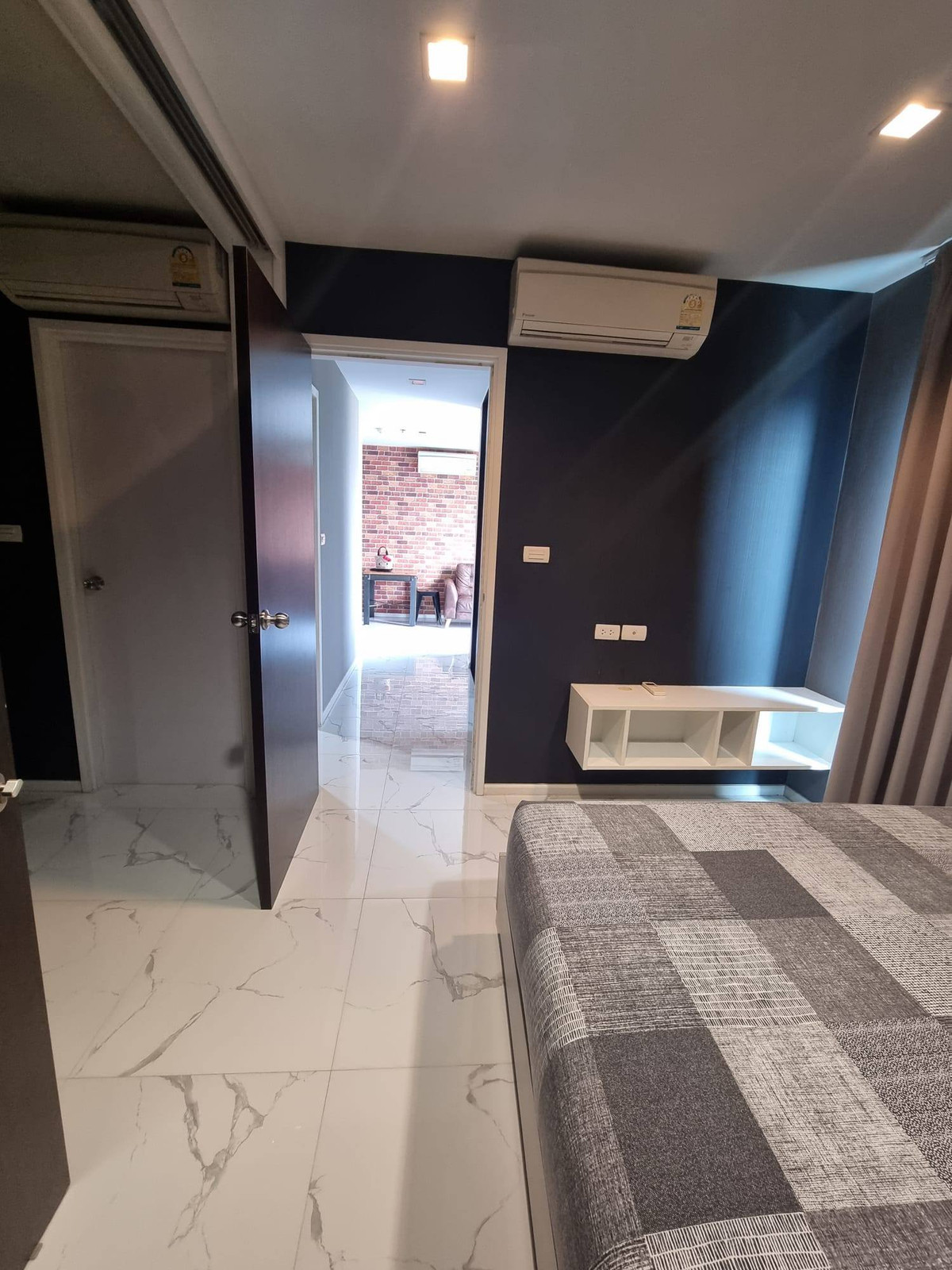 ให้เช่าคอนโดบางนา แบริ่ง ลาซาล : ให้เช่า 1ห้องนอนใหญ่ 45ตรม.  Knightsbridge Bearing สุขุมวิท 107 ชั้น21 วิวสวย พร้อมอยู่