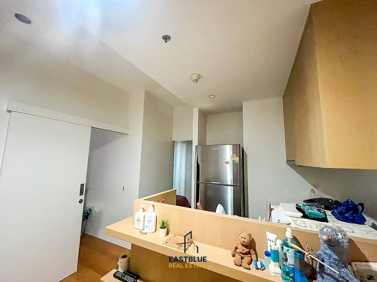 ขายคอนโดราชเทวี พญาไท : ขายด่วน! เจ้าของรีบมาก ห้องเพิ่งถ่ายอัพเดตสด ๆ ร้อน ๆ ค่า เจ้าของแบ่งเป็น 2 นอน หากใครไม่ชอบสามารถเอาออกได้นะคะ เป็นผนังเบา ขอคนอยากได้จริงราคาคุยได้ค่ะ  ชั้นไม่สูงมาก วิวสระด้วย หายากแล้ว สนใจติดต่อเซลล์ประจำโครงการ 0876358339 