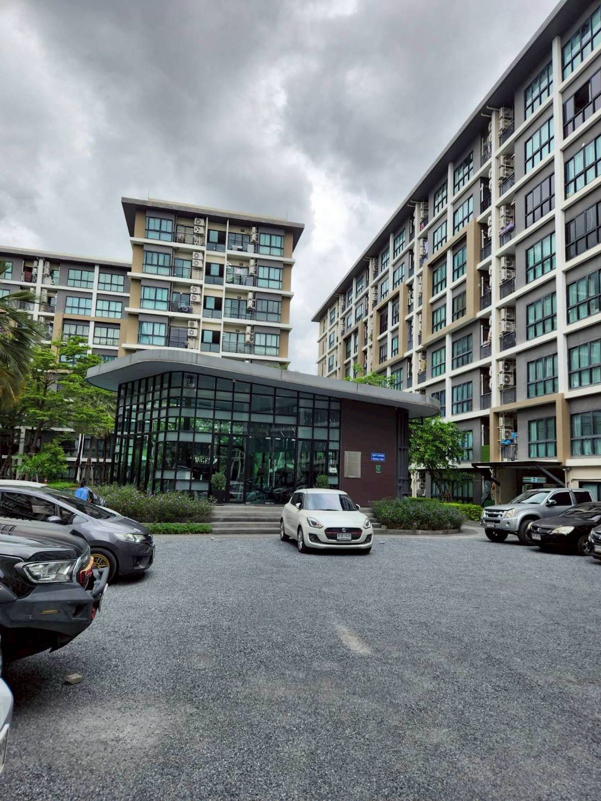 For SaleCondoChaengwatana, Muangthong : Cheap condo for sale, Hall Mark Ngamwongwan 27 sqm, 1 bedroom, 1 living room, only 1.29 million baht