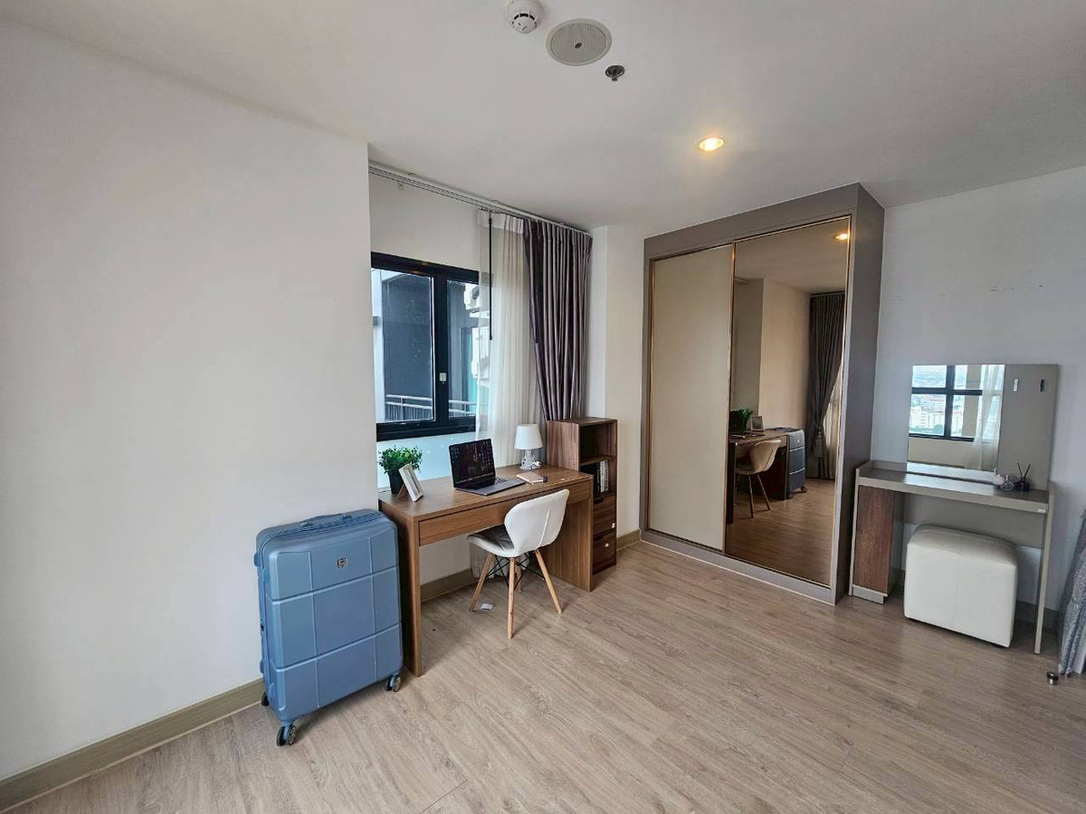 ให้เช่าคอนโดปิ่นเกล้า จรัญสนิทวงศ์ : ออฟฟิศลอยฟ้า! 2 นอน ห้องมุม ชั้น 23 วิวสวย ลำโพง Bluetooth ที่ธนา แอสโทเรีย