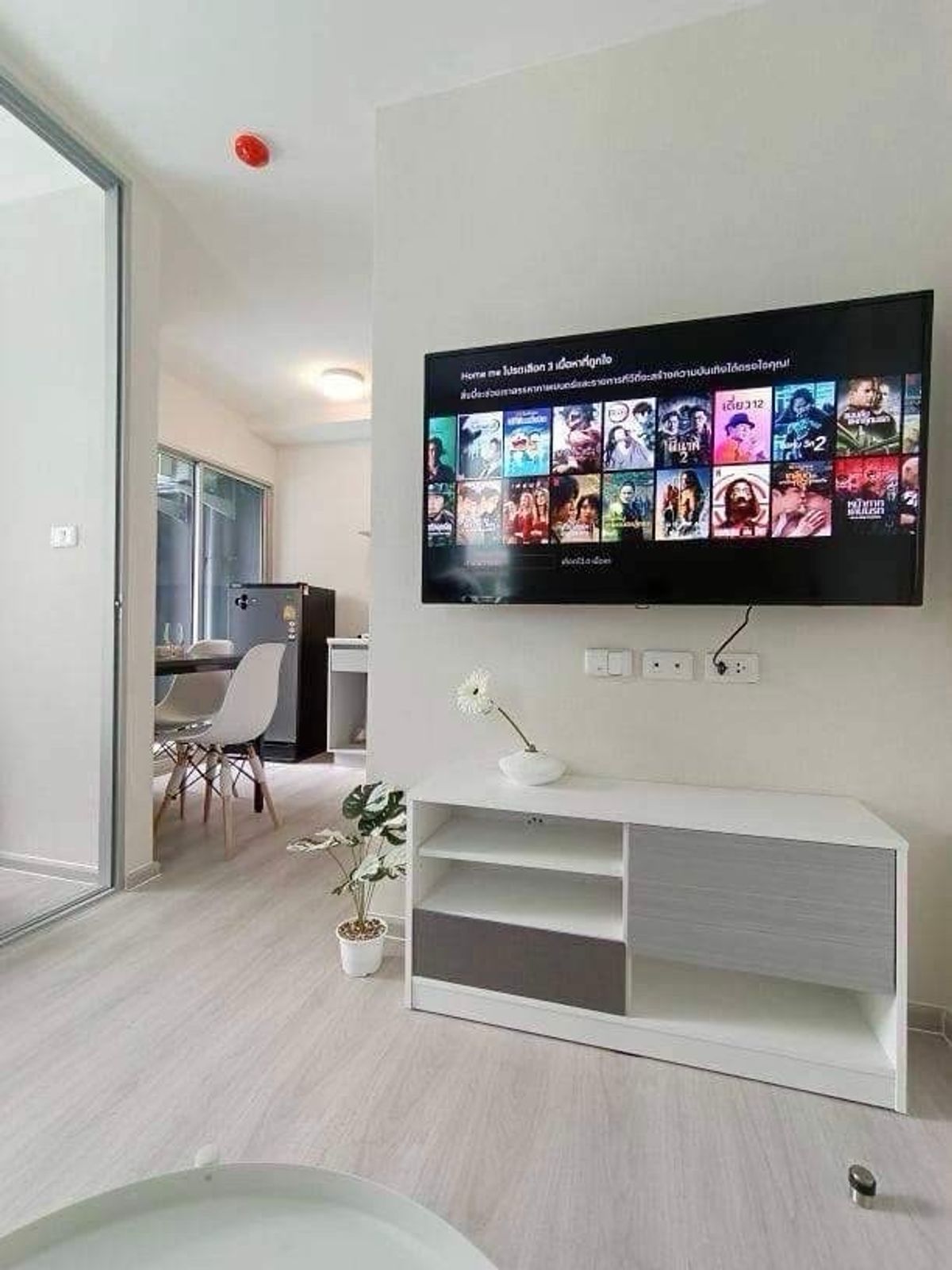 For RentCondoRamkhamhaeng, Hua Mak : PLUM CONDO RAM 60 Interchange, plum condo 60 Intercheng, Floor: 2 Building/Building: H, Swimming Pool View ✨ Room size: 23 sq.m. Price: 8,000 baht. Nearby.
