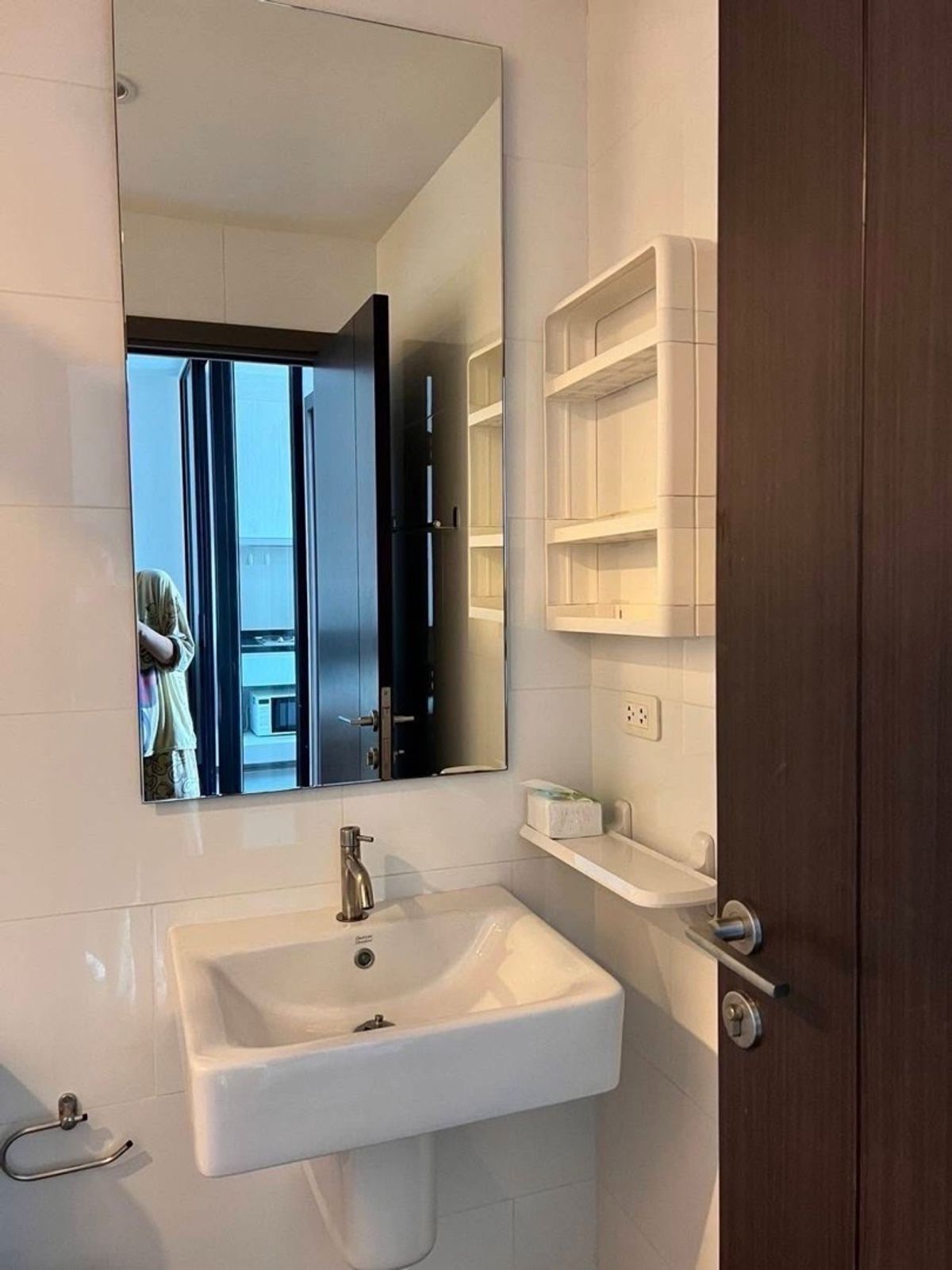 For RentCondoOnnut, Udomsuk : Urgent reservation for rent. Special price. The Base Park East size 31 sq.m., 27th floor (top). The most beautiful view near BTS and the expressway. Convenient to travel, furniture and electrical appliances. Price 13,000 baht.