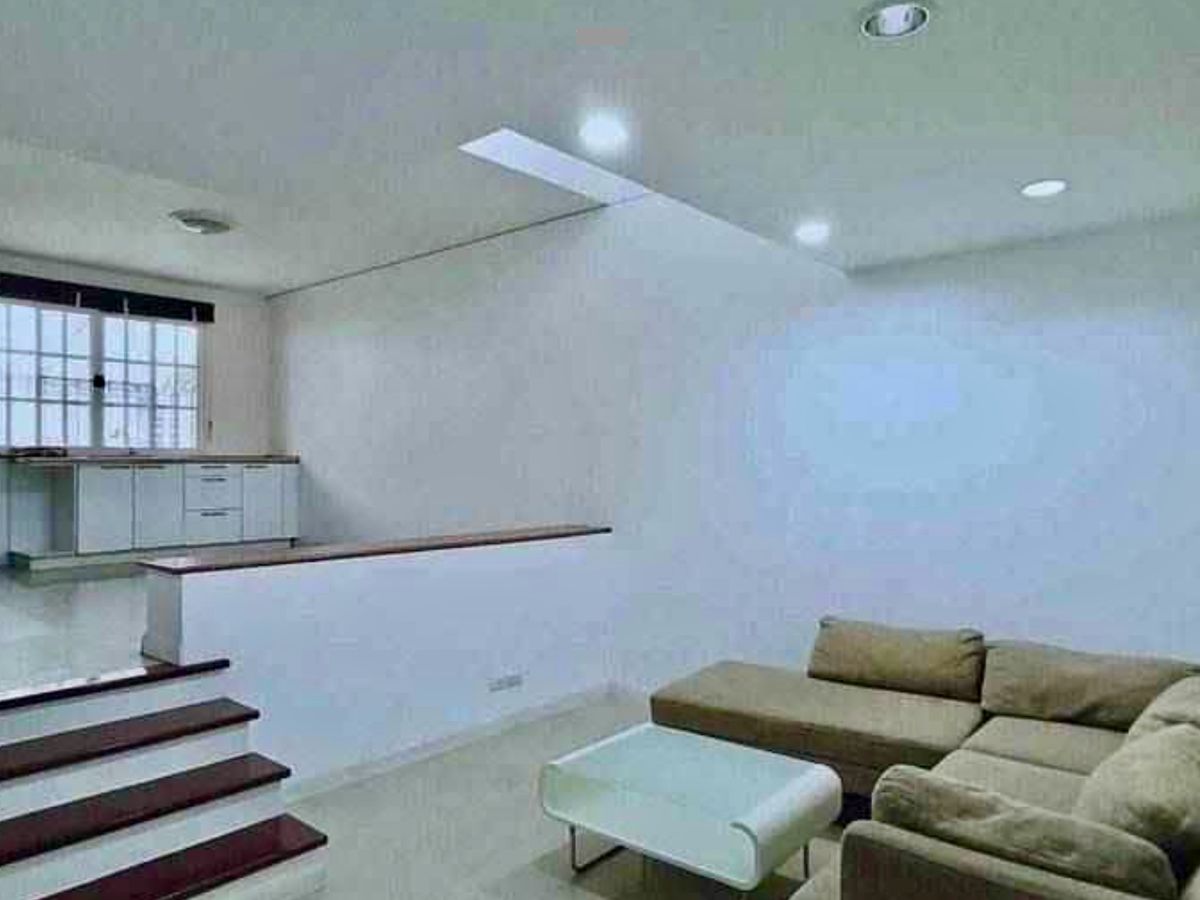 For RentTownhomeRamkhamhaeng, Hua Mak : For Rent: 3-Storey Townhome – Plus City Park Rama 9 – Hua Mak Spacious living area in a prime city location, close to shopping malls and all conveniences.