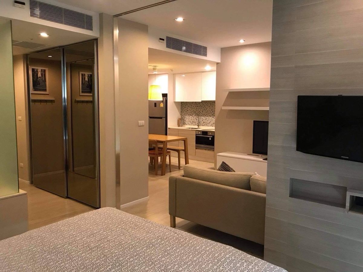 ให้เช่าคอนโดสุขุมวิท อโศก ทองหล่อ : The Room สุขุมวิท 21
500 เมตรจาก BTS/ MRT สุขุมวิท ชั้น 20, 50 ตารางเมตร, 1 ห้องนอน, 1 ห้องนั่งเล่นและห้องครัว, 1 ห้องน้ํา, ระเบียง line @900cqqhk tel 0859114585 เฟอร์นิเจอร์ครบครัน ทั้งเครื่องซักผ้า เตาอบ
ใกล้ Terminal 21, Cebtral พระราม 9, Emsphere, Emq