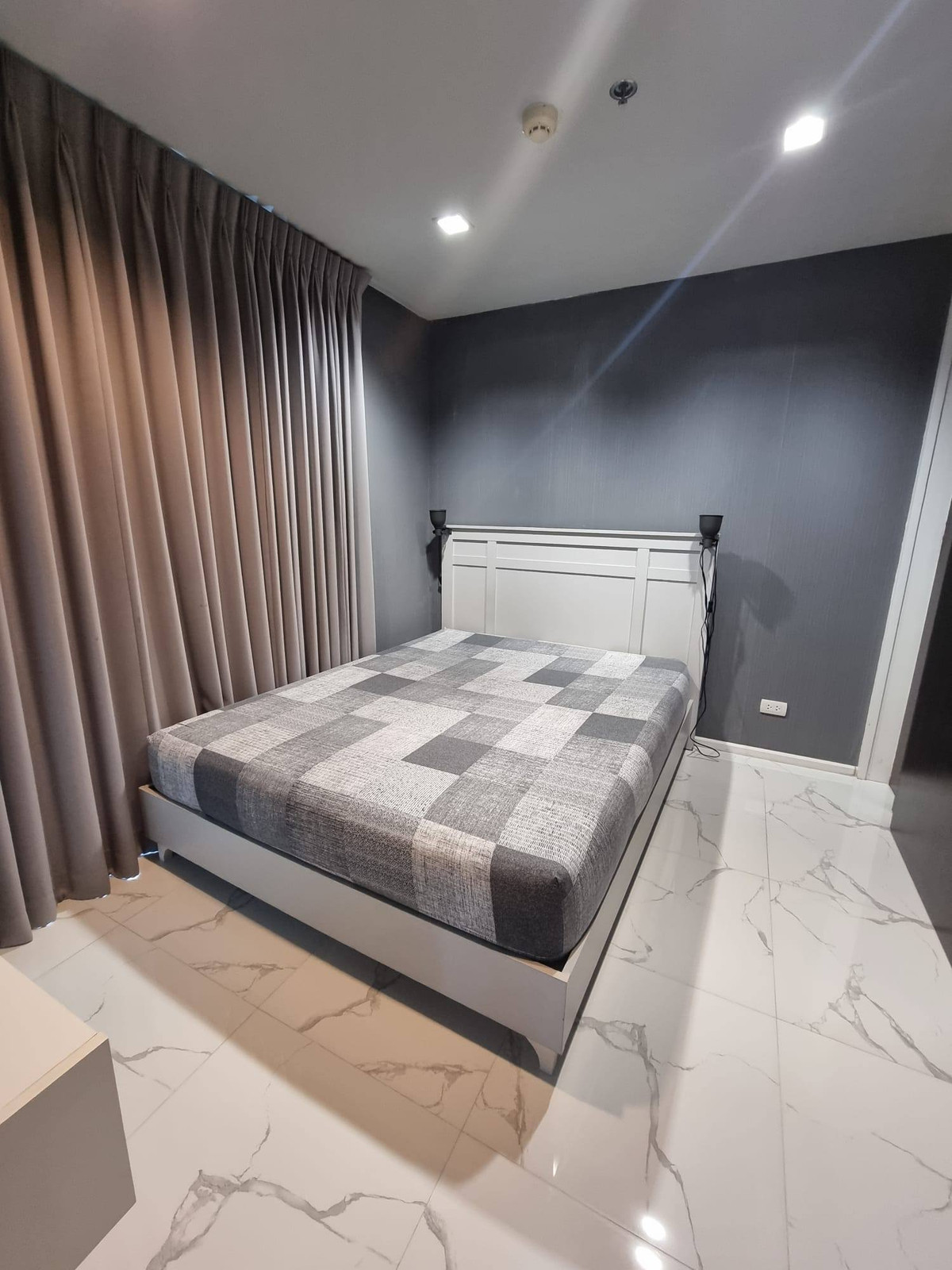 ให้เช่าคอนโดบางนา แบริ่ง ลาซาล : ให้เช่า 1ห้องนอนใหญ่ 45ตรม.  Knightsbridge Bearing สุขุมวิท 107 ชั้น21 วิวสวย พร้อมอยู่