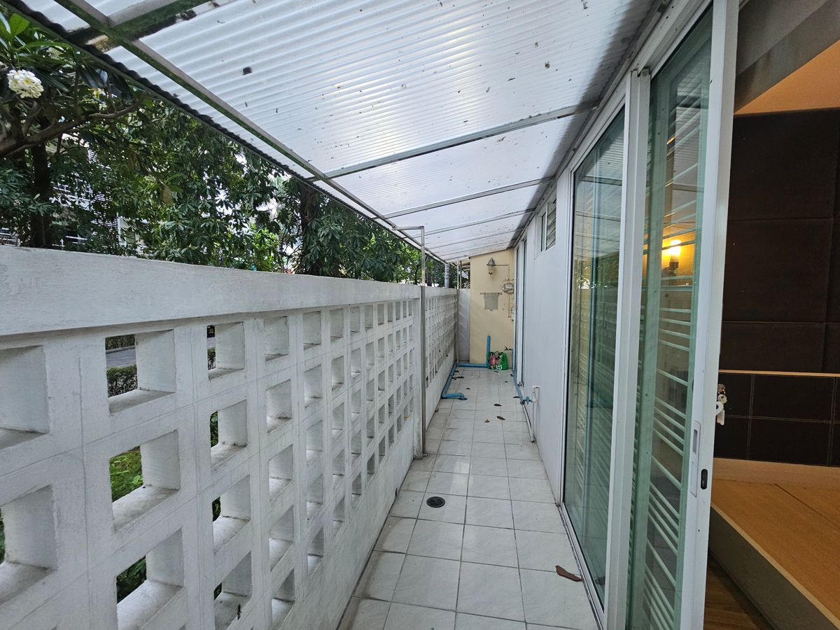 For SaleCondoThaphra, Talat Phlu, Wutthakat : Area 74 sqm, near BTS Wutthakat, only 4 kilometers Metro Park Sathorn Phase 2/1