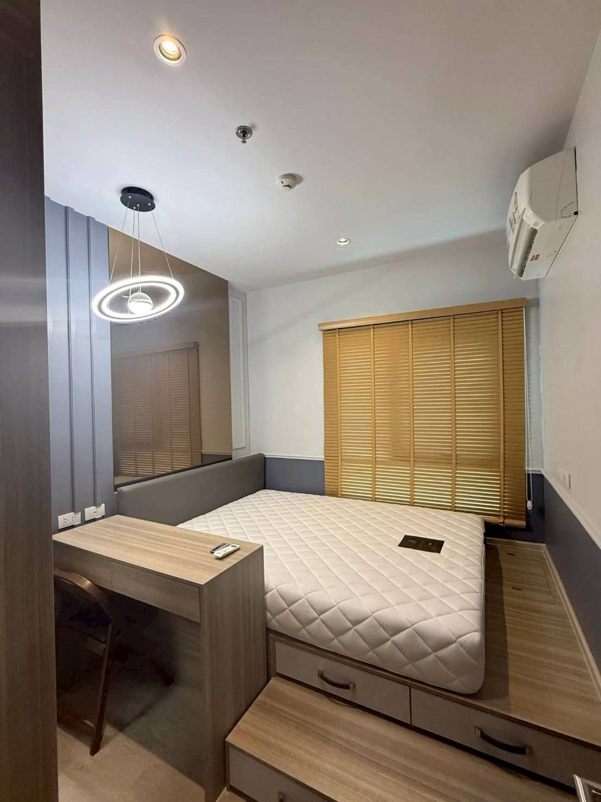 For RentCondoThaphra, Talat Phlu, Wutthakat : ★ Altitude Unicorn Sathorn-Thapra ★ 25 sq m., 29th floor (1 bedroom, 1 bathroom), ★ next to BTS Talat Phlu ★ near The Mall Tha Phra and street food ★ many amenities ★ complete electrical appliances ★