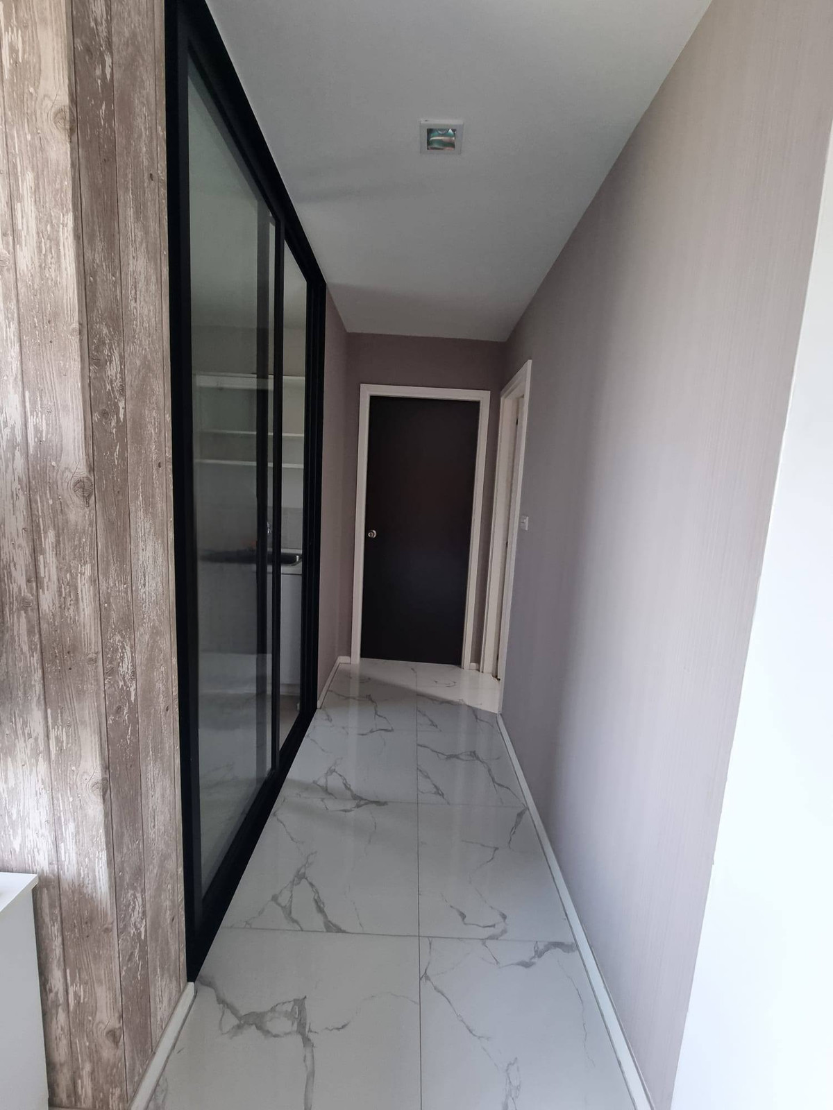 ให้เช่าคอนโดบางนา แบริ่ง ลาซาล : ให้เช่า 1ห้องนอนใหญ่ 45ตรม.  Knightsbridge Bearing สุขุมวิท 107 ชั้น21 วิวสวย พร้อมอยู่