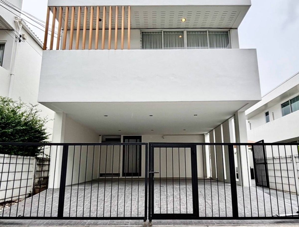 ให้เช่าบ้านลาดกระบัง สุวรรณภูมิ : 🔥(เช่า) Shock Price! ✨Courtyard Villa พระราม 9 -วงแหวน, กรุงเทพ / 4 Bedroom (FOR RENT) /4 ห้องนอน (เช่า) แจ้ง Code M417