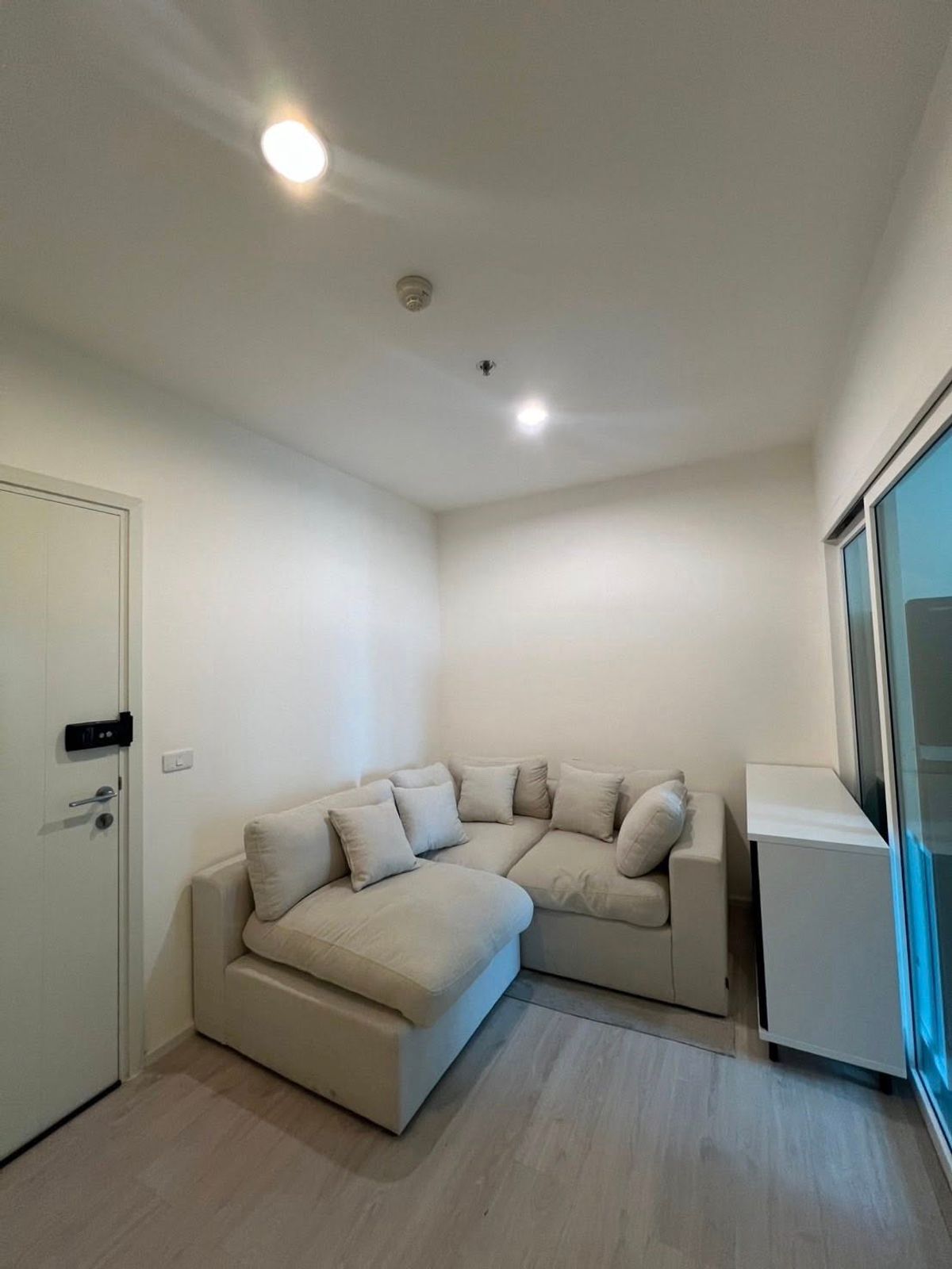 ให้เช่าคอนโดท่าพระ ตลาดพลู วุฒากาศ : ⭐️ Aspire Sathorn - Thapra ⭐️ 1 bed / 1 bath ห้องสวยแต่งน่าอยู่ เฟอร์นิเจอร์และเครื่องใช้ไฟฟ้าครบ
