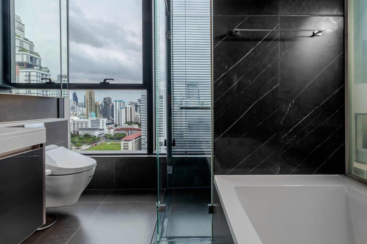 ให้เช่าคอนโดพระราม 9 เพชรบุรีตัดใหม่ RCA : หรูหราใจกลางอโศก! The Esse Singha Complex 2 ห้องนอน 77 ตร.ม.