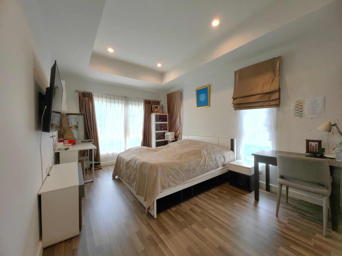 ขายบ้านนวมินทร์ รามอินทรา : บ้านแฝด 2 ชั้น อิคอนเนเจอร์ รามอินทรา 109 ใกล้ถนนรามอินทรา ใกล้รถไฟฟ้าสายสีชมพู แถมเฟอร์พร้อมเข้าอยู่ได้เลย ถูกสุดในโครงการ