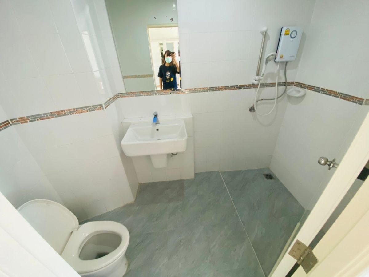 For SaleCondoRayong : Selling a lot of loss Condo after Amata City Bo Win, Rayong, Studio room, 4th floor, Building 6, balcony