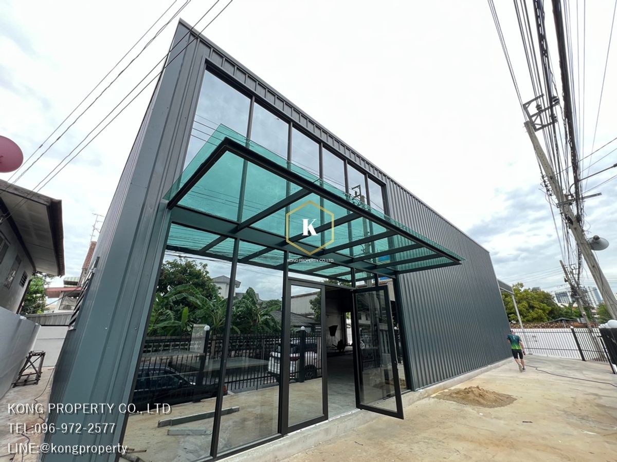 For RentWarehouseBangna, Bearing, Lasalle : Rent a warehouse with office Udomsuk, Bang Na, Bangkok, near the train 5 minutes