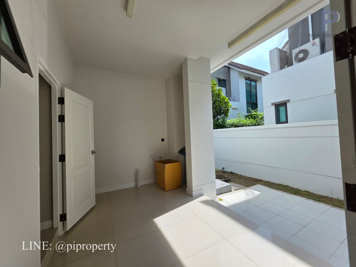 ให้เช่าบ้านบางนา แบริ่ง ลาซาล : ให้เช่า: วิลล่าหรูในโครงการแกรนด์ บางกอก บูเลอวาร์ด สุขุมวิท 4 ห้องนอน 5 ห้องน้ำ