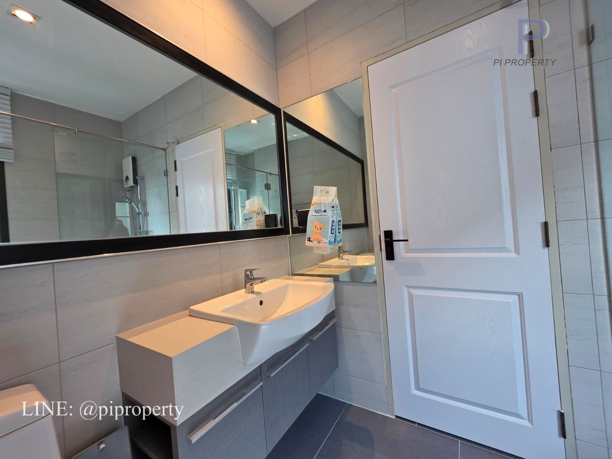 ให้เช่าบ้านบางนา แบริ่ง ลาซาล : ให้เช่า: วิลล่าหรูในโครงการแกรนด์ บางกอก บูเลอวาร์ด สุขุมวิท 4 ห้องนอน 5 ห้องน้ำ