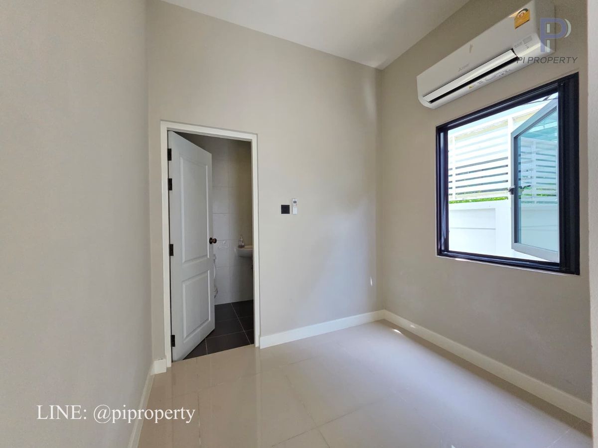 ให้เช่าบ้านบางนา แบริ่ง ลาซาล : ให้เช่า: วิลล่าหรูในโครงการแกรนด์ บางกอก บูเลอวาร์ด สุขุมวิท 4 ห้องนอน 5 ห้องน้ำ